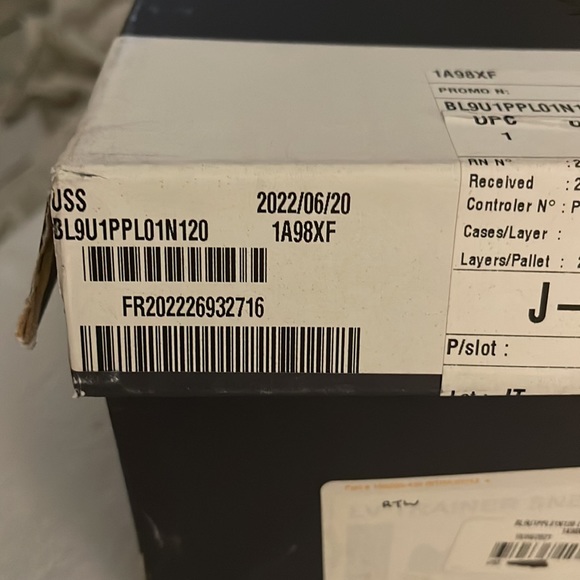 Selling these in US size 13, LV 12. Designed by Virgil Abloh - Picture 7 of 7